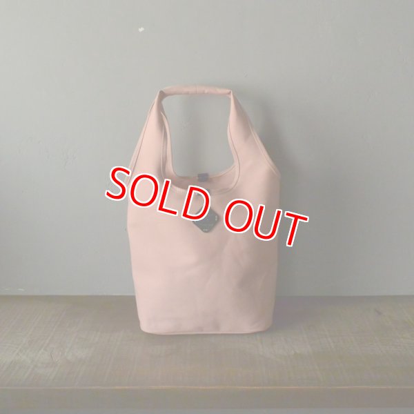 革タグの色　クロ