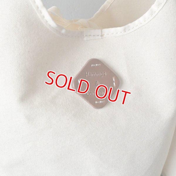 革タグの色　チョコ