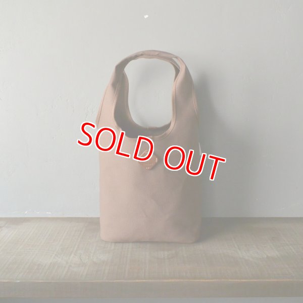 本体色　チョコ