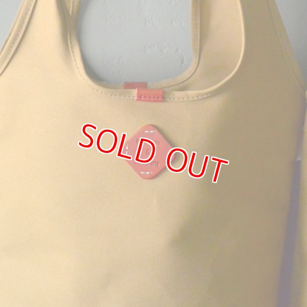 革タグの色　ワイン