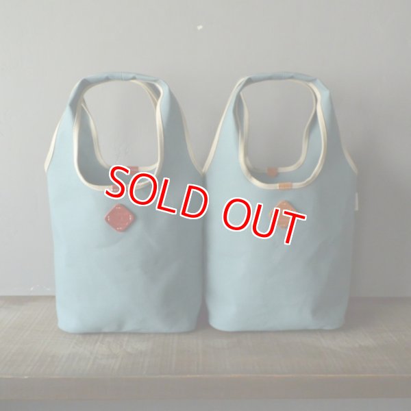 本体色　ブルー