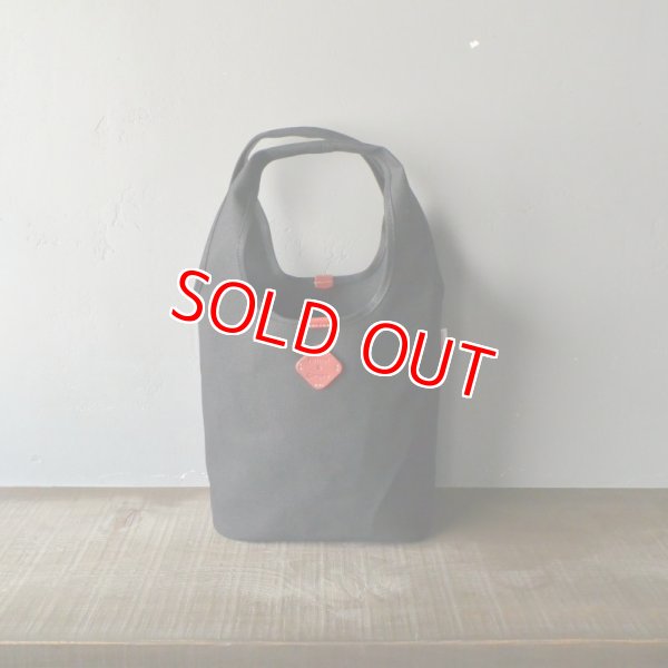 本体色　ブラック